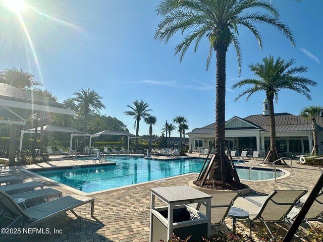 322 Fairlake Cir, Saint Augustine, FL 32092 - community pool with a patio