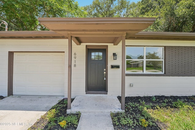 6918 Greenholly Dr, Jacksonville, FL 32277 - photo 4