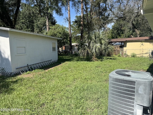 7942 Helston Dr, Jacksonville, FL 32208 - view of yard