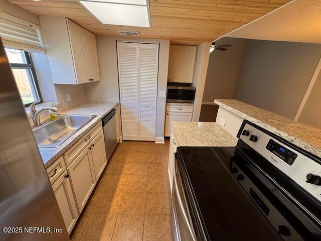 8741 Whispering Pines Dr, Jacksonville, FL 32244 - photo 6