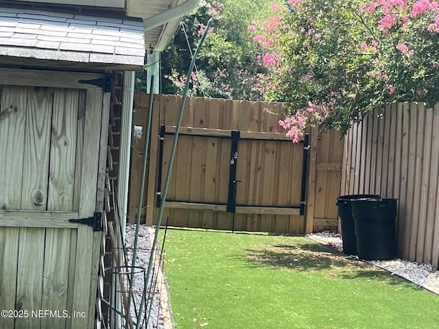 5713 Lake Lucina Dr N, Jacksonville, FL 32211 - view of yard