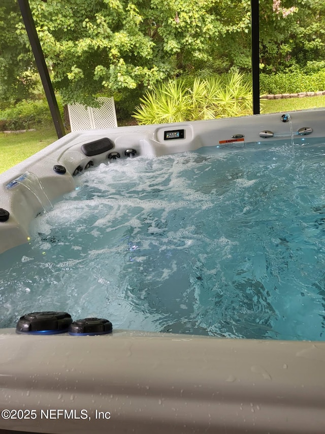 2506 Willow Creek Dr, Fleming Island, FL 32003 - exterior view of a jacuzzi