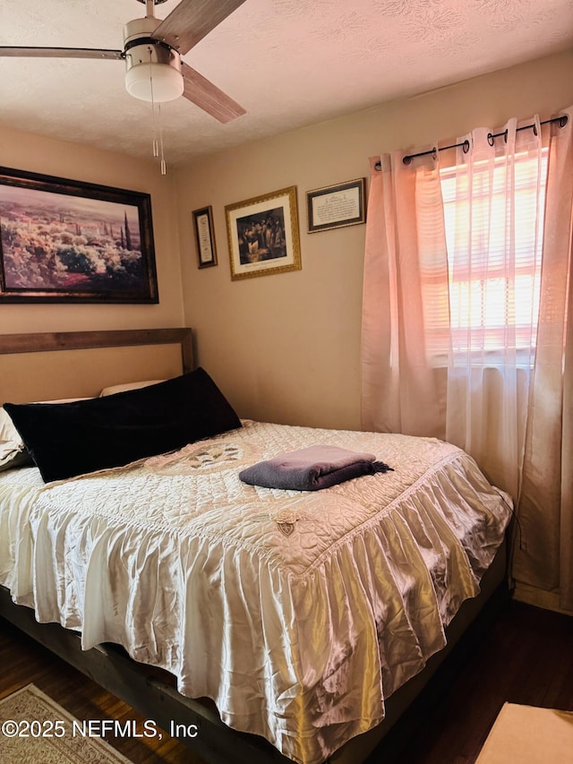 2529 W 28th St, Jacksonville, FL 32209 - bedroom with wood finished floors