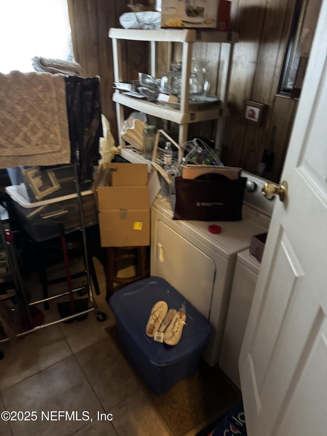 2529 W 28th St, Jacksonville, FL 32209 - laundry room featuring washing machine and clothes dryer and tile patterned floors