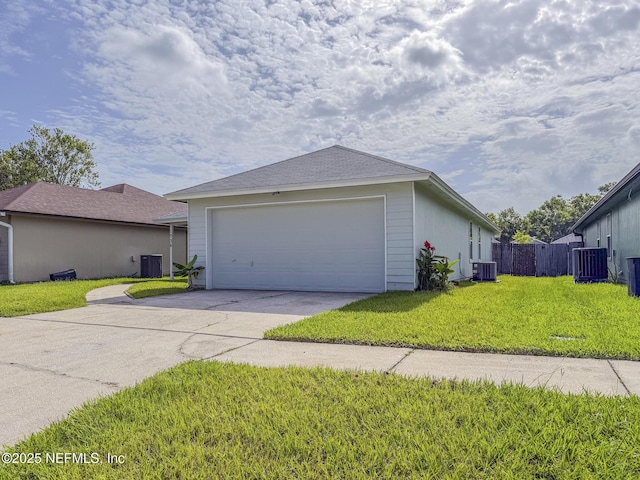 1736 Ashwood Cir, Middleburg, FL 32068 - view of side of home featuring driveway and an attached garage