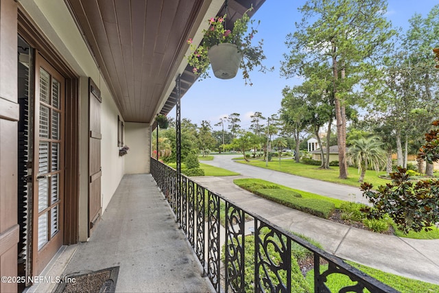 1221 Oriental Gardens Rd, Jacksonville, FL 32207 - view of porch