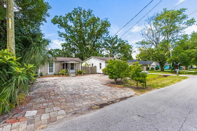 3840 Adirolf Rd, Jacksonville, FL 32207 - photo 25