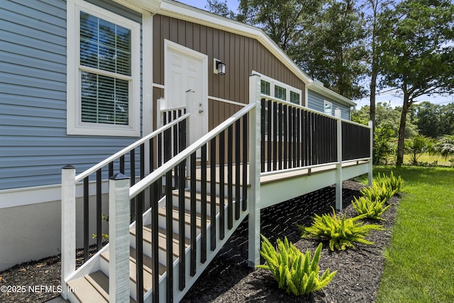 2254 Stauffer Rd, Green Cove Springs, FL 32043 - entrance to property featuring a deck