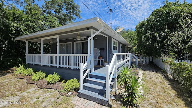 1319 Hickory St, Fernandina Beach, FL 32034 - view of front of home featuring ceiling fan