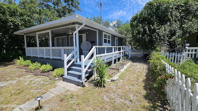 1319 Hickory St, Fernandina Beach, FL 32034 - view of front of house with a ceiling fan