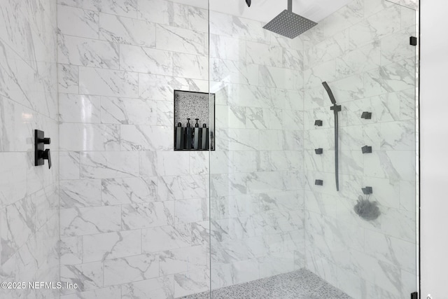 11707 Village Ln, Jacksonville, FL 32223 - full bath featuring a tile shower