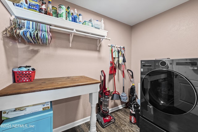 2264 Pebble Point Dr, Green Cove Springs, FL 32043 - laundry room with wood finished floors and washer / clothes dryer