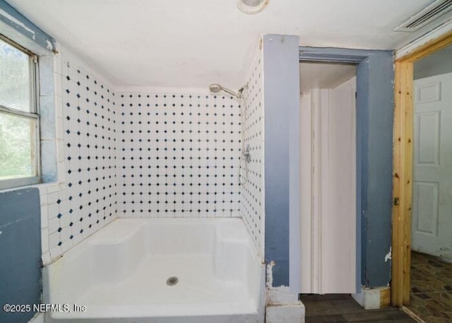 14344 68th St, Live Oak, FL 32060 - full bathroom with a shower and a tub