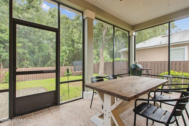 85488 Sagaponack Dr, Fernandina Beach, FL 32034 - sunroom / solarium with outdoor dining space