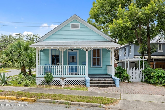 10 Venancio St, Saint Augustine, FL 32084 - view of front of home featuring a porch