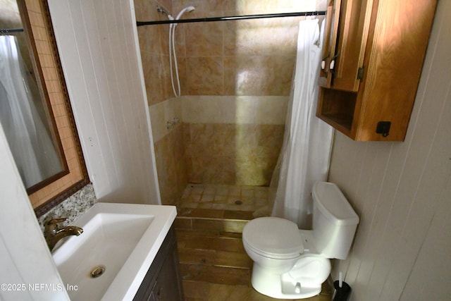 44186 Lee Dr, Callahan, FL 32011 - bathroom featuring a tile shower and vanity