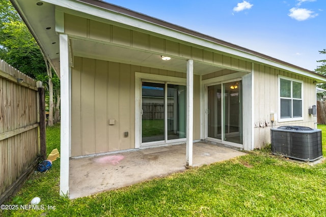 6719 Newgate Cir E, Jacksonville, FL 32244 - rear view of property featuring a patio area