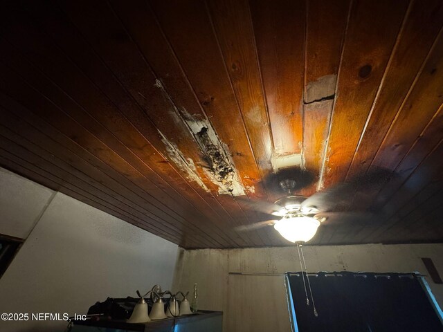 511 Clearview Dr, Cocoa, FL 32927 - detailed view of wooden ceiling and ceiling fan