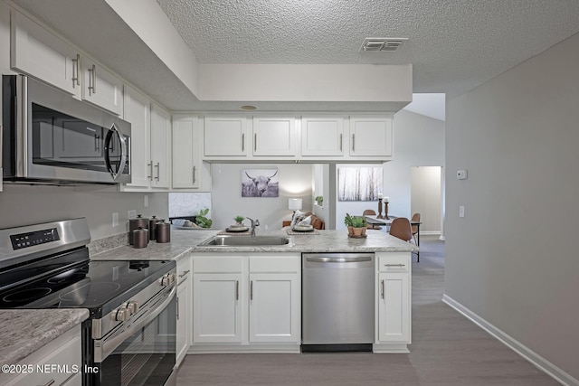 918 Aries Rd W, Jacksonville, FL 32216 - photo 3