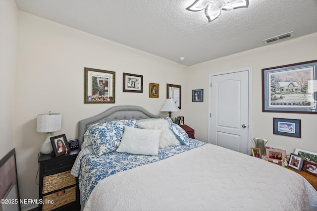 2069 Denton Trce, Green Cove Springs, FL 32043 - bedroom with a textured ceiling