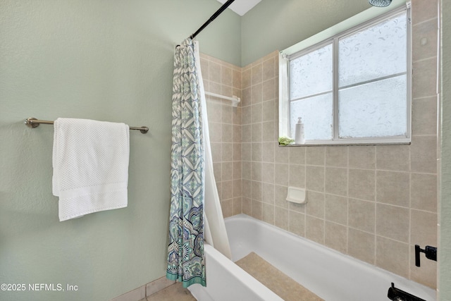 9745 Touchton Rd Unit 121, Jacksonville, FL 32246 - bathroom featuring shower / bathtub combination with curtain