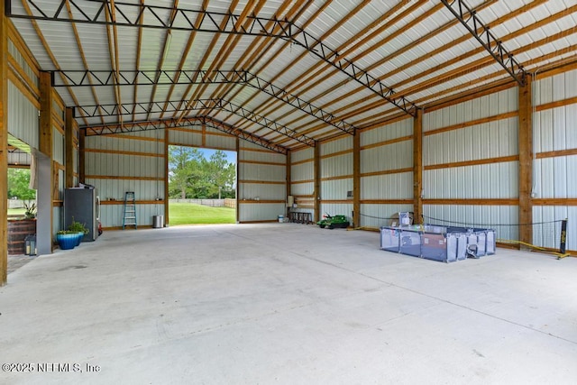 44677 Green Meadows Ln, Callahan, FL 32011 - garage featuring metal wall