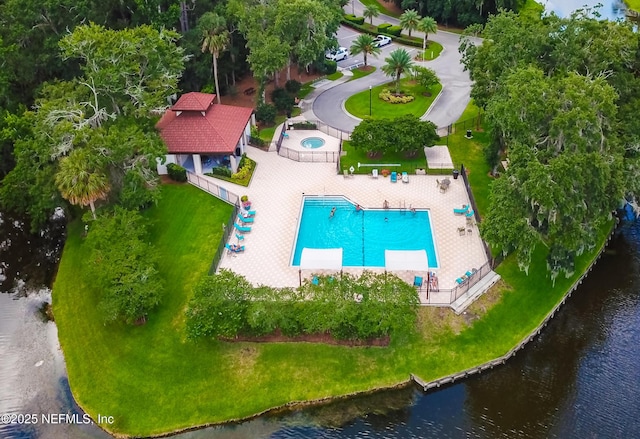 603 Miramar Ct, Ponte Vedra Beach, FL 32082 - drone / aerial view of a pool and a large body of water