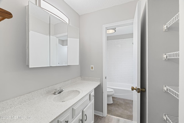 2300 Twelve Oaks Dr Unit K-14, Orange Park, FL 32065 - full bath with vanity, shower / bath combination, and a textured ceiling