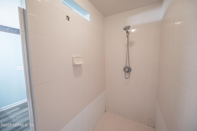 3013 Wavering Ln, Middleburg, FL 32068 - full bath with a tile shower and wood finished floors