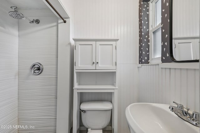 243 Ravenswood Dr, Saint Augustine, FL 32084 - bathroom featuring a sink and a shower