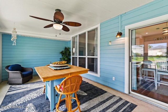 96220 Ridgewood Cir, Fernandina Beach, FL 32034 - sunroom / solarium featuring a ceiling fan