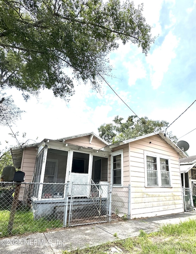 1648 W 4th St, Jacksonville, FL 32209 - photo 1