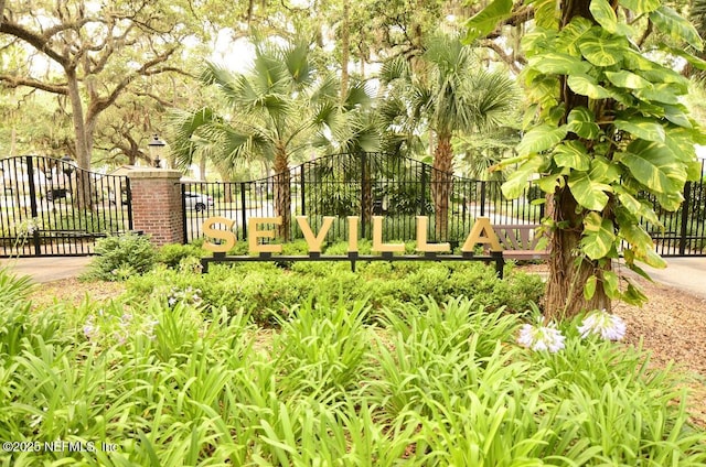 1810 Sevilla Blvd Unit 202, Atlantic Beach, FL 32233 - view of yard featuring a gate