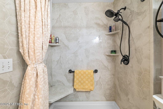 2548 Haywood Estates Ln, Jacksonville, FL 32233 - full bath with tiled shower