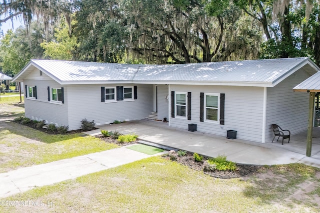 580 NE 3rd St, Lake Butler, FL 32054 - photo 4