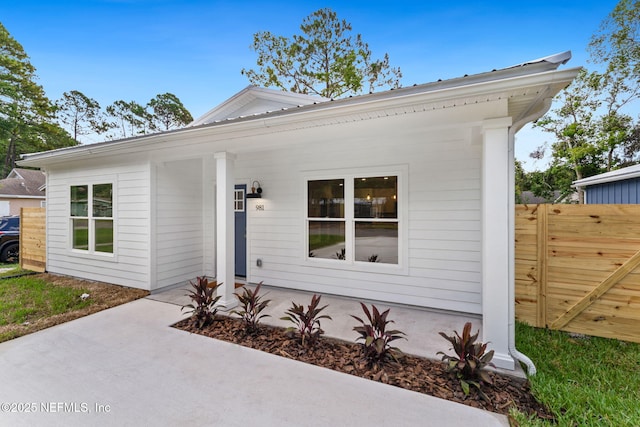 981 Butler Ave, Saint Augustine, FL 32084 - view of front of home featuring a porch