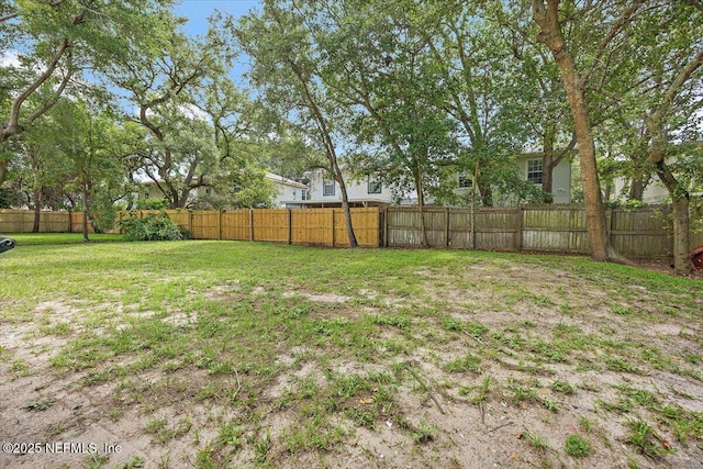 631-633 Main St, Atlantic Beach, FL 32233 - view of fenced backyard
