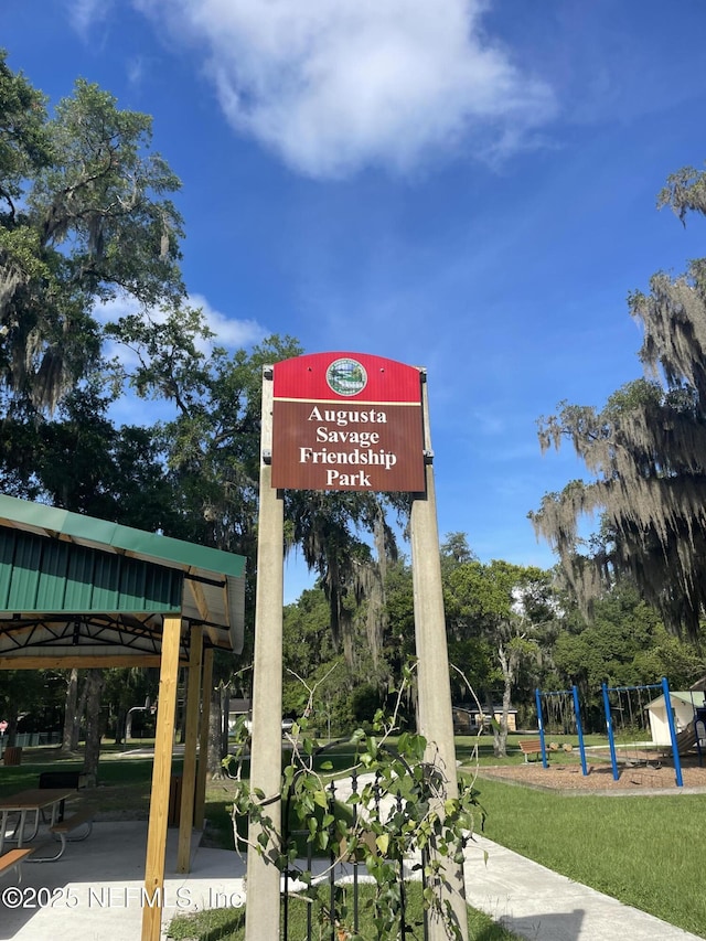 724 N Pine Ave, Green Cove Springs, FL 32043 - view of property's community