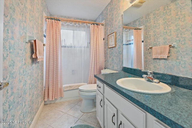 1121 Linkside Ct E, Atlantic Beach, FL 32233 - full bath with vanity, wallpapered walls, shower / tub combo, tile patterned flooring, and a textured ceiling
