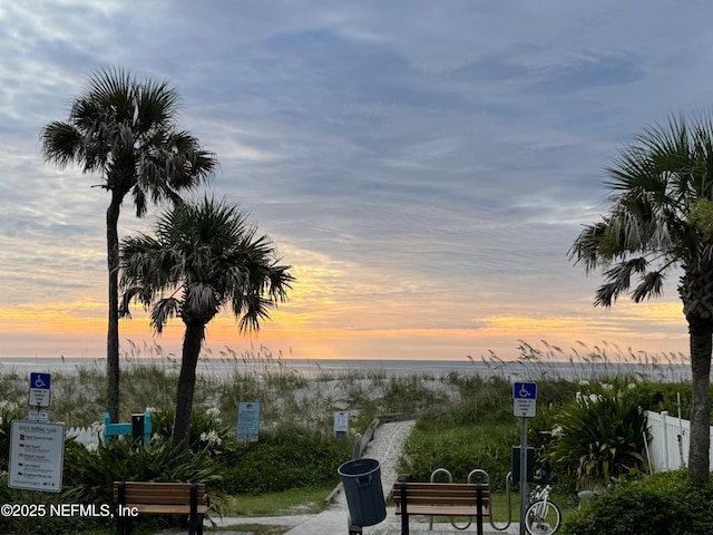 1419 Linkside Dr, Atlantic Beach, FL 32233 - surrounding community featuring a water view