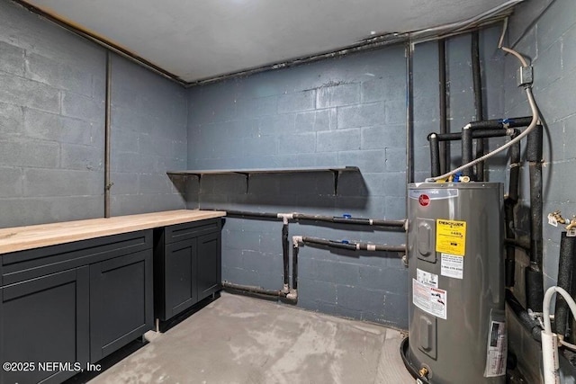 2571 Montreal St, Jacksonville, FL 32233 - finished basement featuring water heater