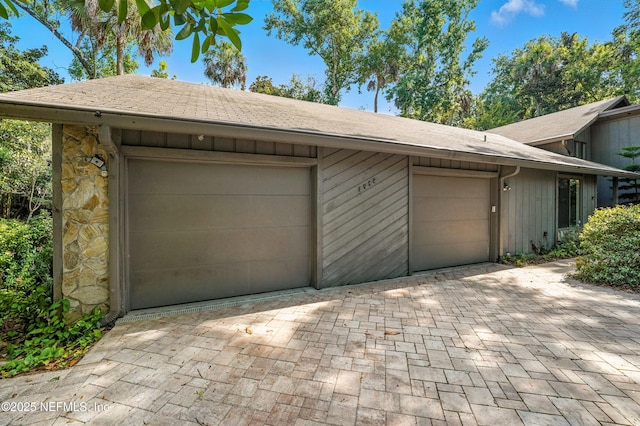 1918 Oak Cir, Atlantic Beach, FL 32233 - view of garage