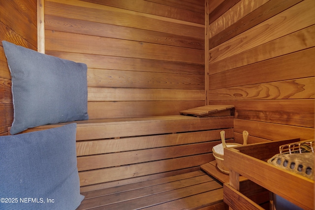 112 Harbourmaster Ct, Ponte Vedra Beach, FL 32082 - relaxing sauna / steam room with wooden walls