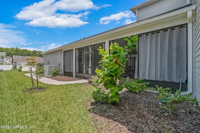 902 Orange Branch Trl, Saint Johns, FL 32259 - back of house featuring a yard and a sunroom