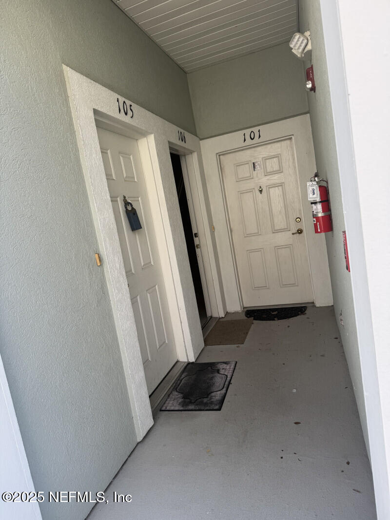 7036 Deer Lodge Cir Unit 106, Jacksonville, FL 32256 - photo 2