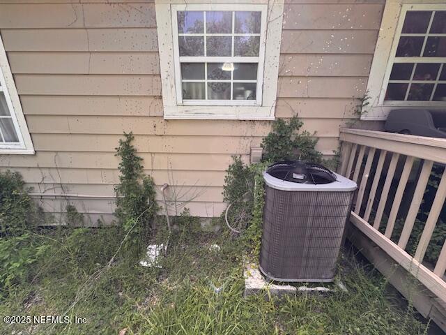 1423 Jones Rd, Jacksonville, FL 32220 - photo 23