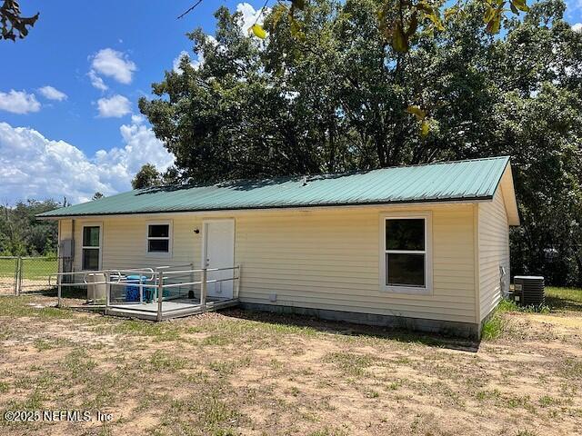 107 Milton Ave, Interlachen, FL 32148 - photo 4