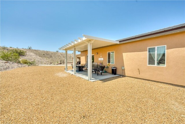 3492 Tres Alamos Dr, Bullhead City, AZ 86442 - view of yard featuring a patio