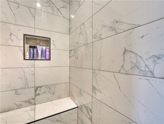 3492 Tres Alamos Dr, Bullhead City, AZ 86442 - full bathroom with tiled shower