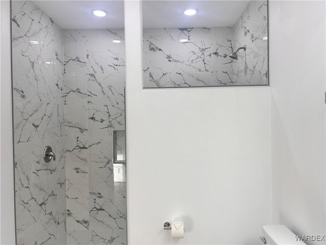 full bath with toilet, a marble finish shower, and recessed lighting